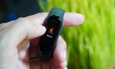 So sánh Mi Band 4 với Mi Band 3: Có đáng để nâng cấp?