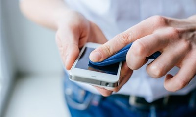 Cách làm sạch điện thoại tại nhà không cần ra tiệm