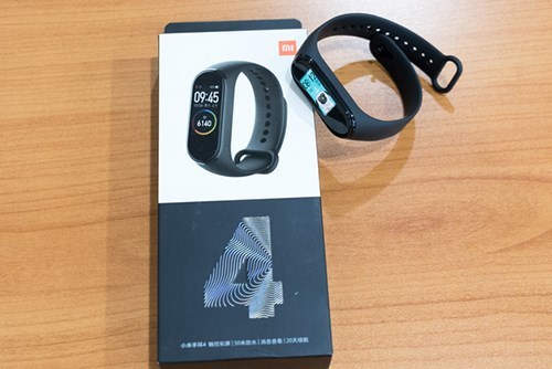 Vòng đeo tay thông minh Xiaomi Miband 4